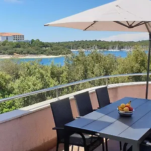 Apartment Seafront