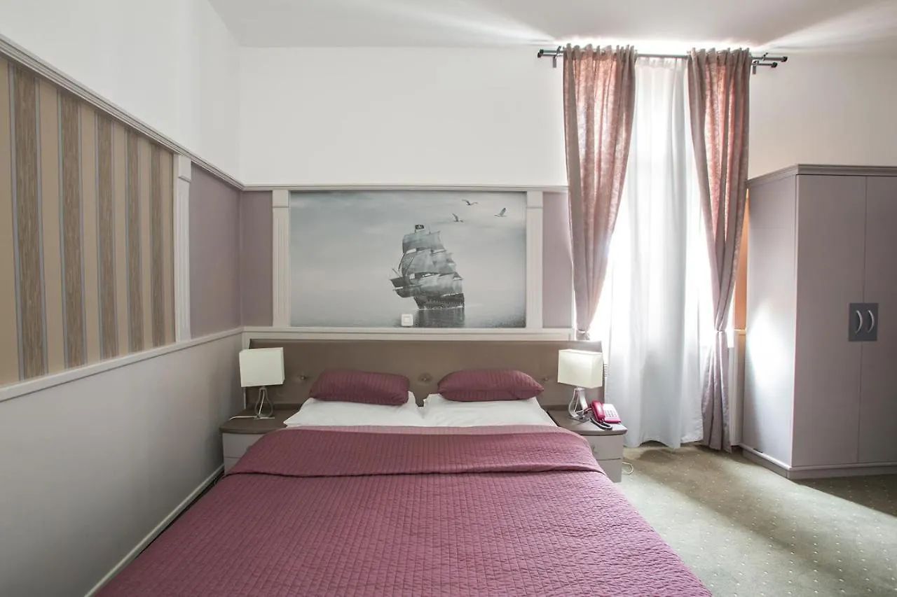 Hotel Galija Pula 3*,